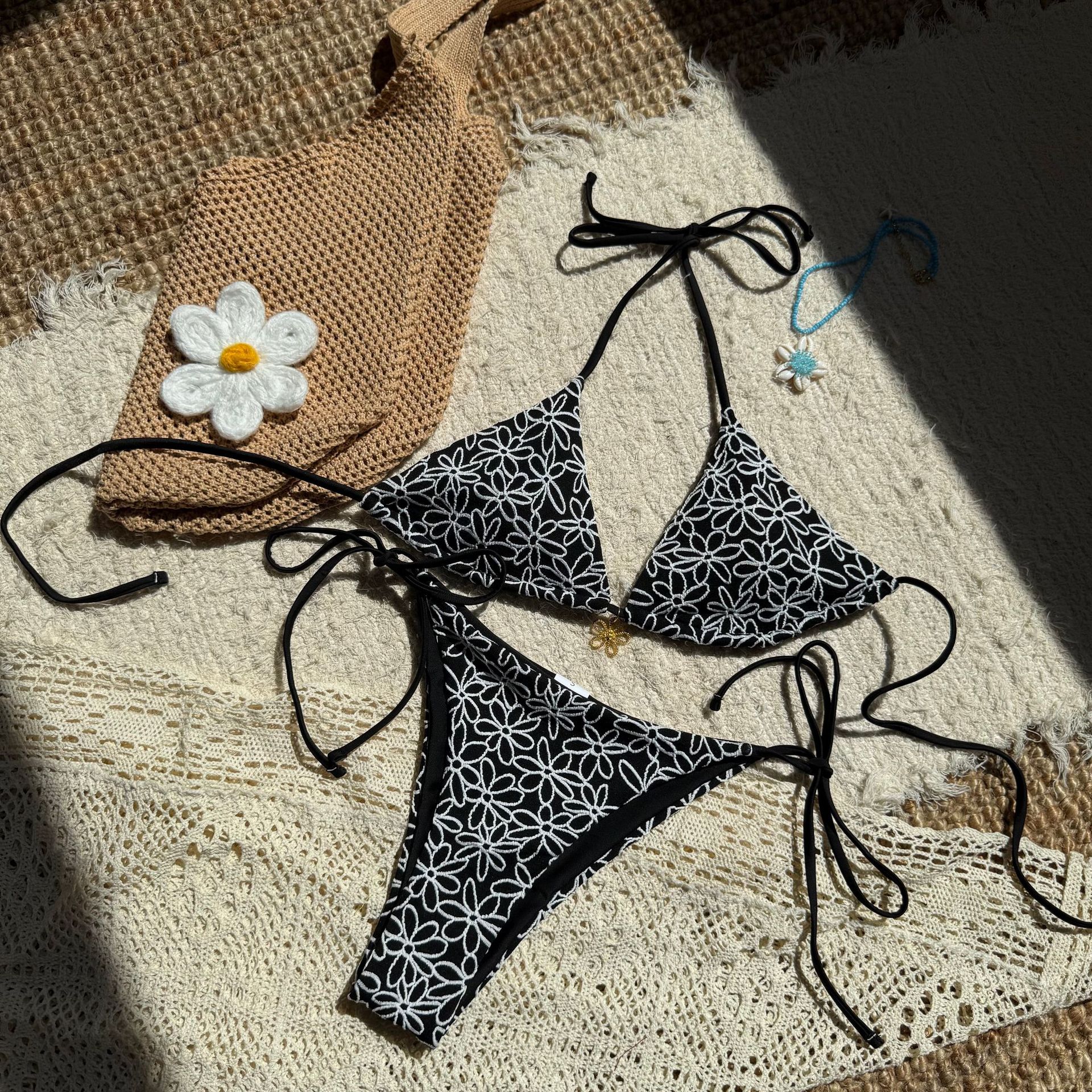 2025 European and American New Sexy Two-Piece Bikini Swimsuit Women's Split Halterneck Lace-Up Hot-Selling Swimsuit