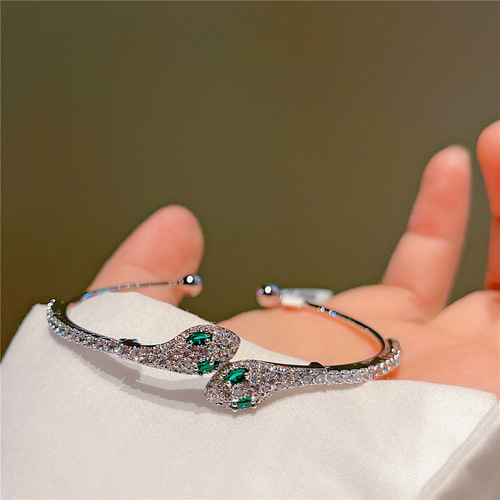 Store Manager's Favorite JOJOACC Silver Snake Bracelet, Luxurious Micro-set Green Diamond Ring, Japanese/Korean Style Jewelry J288