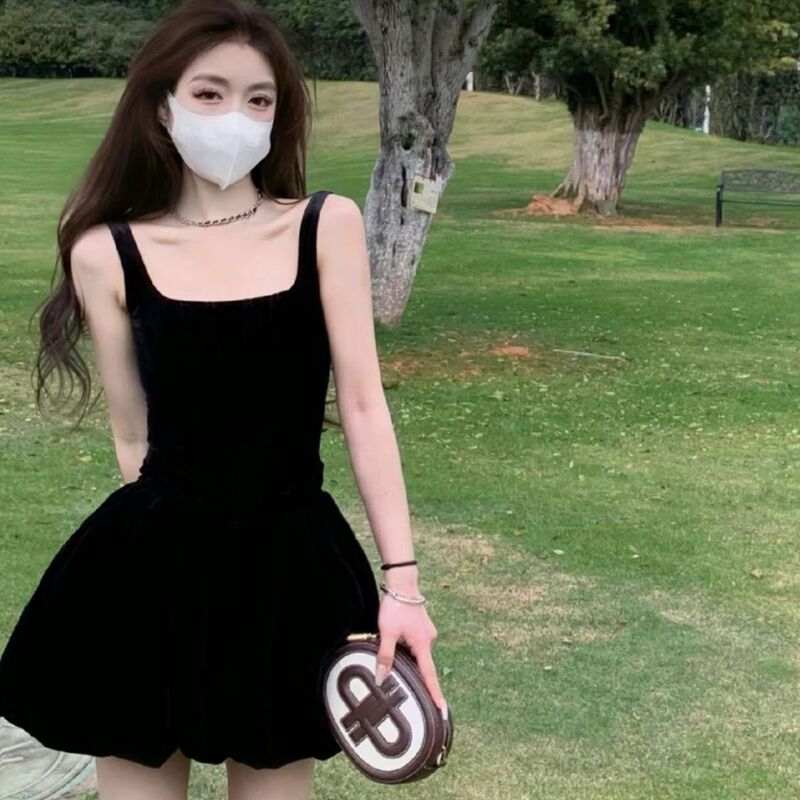 Slimming Square-Neck Sleeveless Puffy Dress with a Cinched Waist, Short Skirt, Hot Girl Princess Style, French-Inspired Inner Wear, Hepburn Little Black Dress, Formal Dress Slimming Square-Neck Sleeveless Puffy Dress with a Cinched Waist, Short Skirt, Hot Girl Princess Style, French-Inspired Inner Wear, Hepburn Little Black Dress, Formal Dress