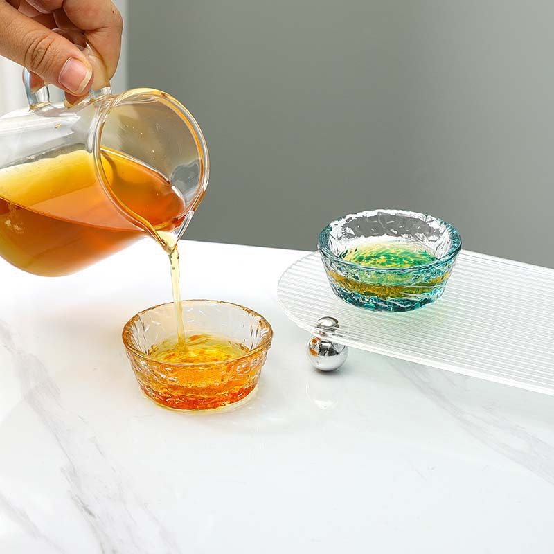 Tazas de vidrio de color una variedad de tazas de sake de estilo creativo japonés tazas de vino de frutas tazas de vino de flores de melocotón tazas de té de vidrio