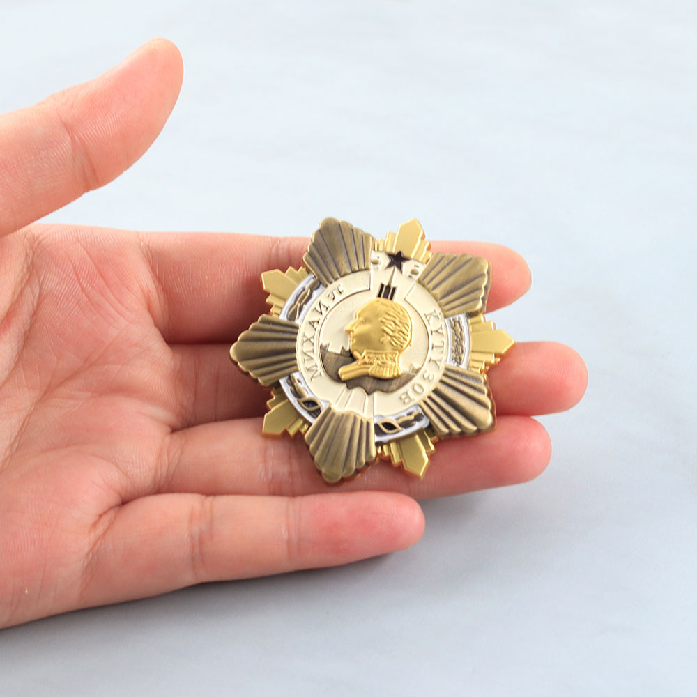 Replica of the Soviet Kutuzov Medal, Two-Color Electroplating Process, Vintage Enamel Commemorative Badge Collection Pin