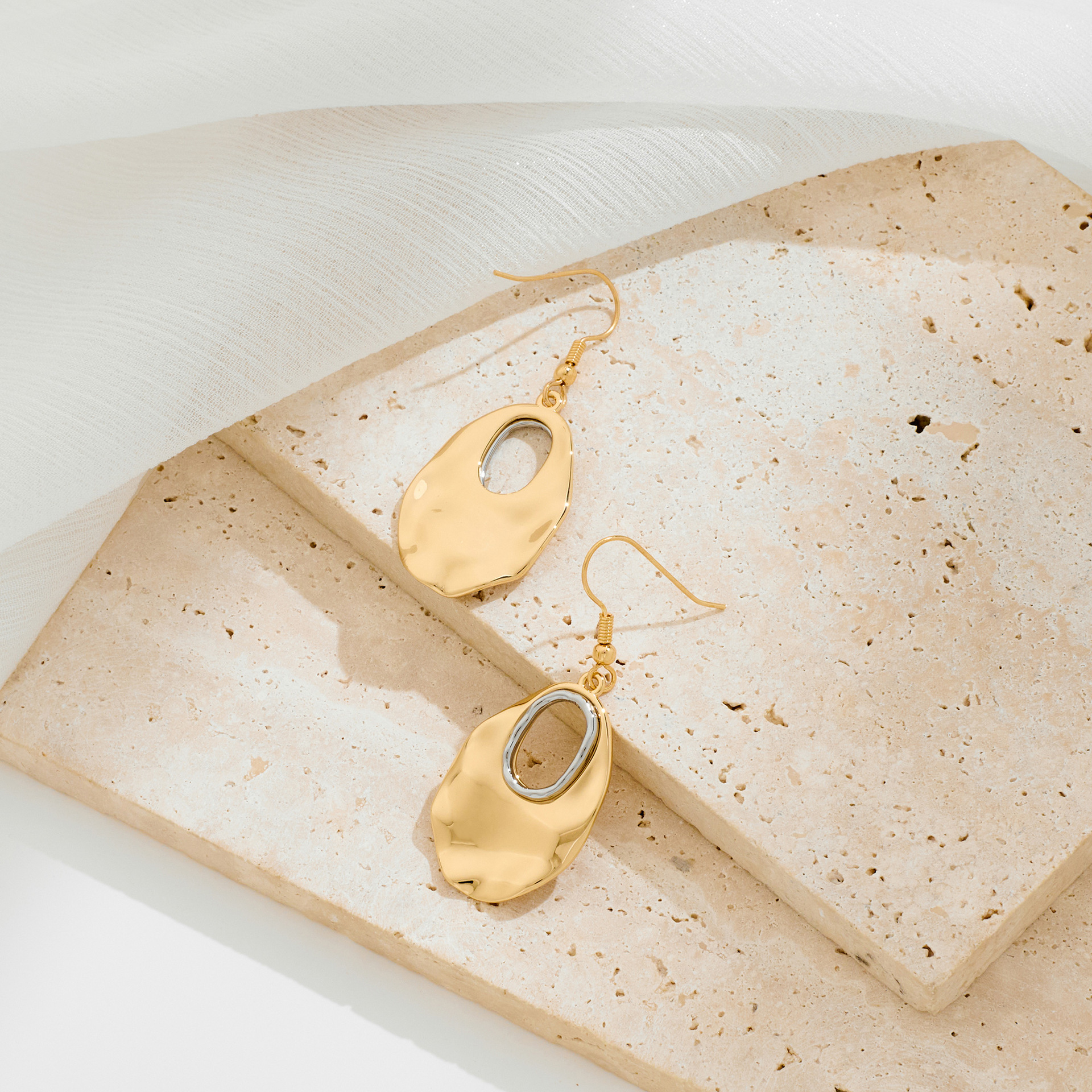 European And American Ins-style Fashion Unique Design Handbag, Personalized Earrings For Women, Niche High-end Ear Cuffs_voghion.com