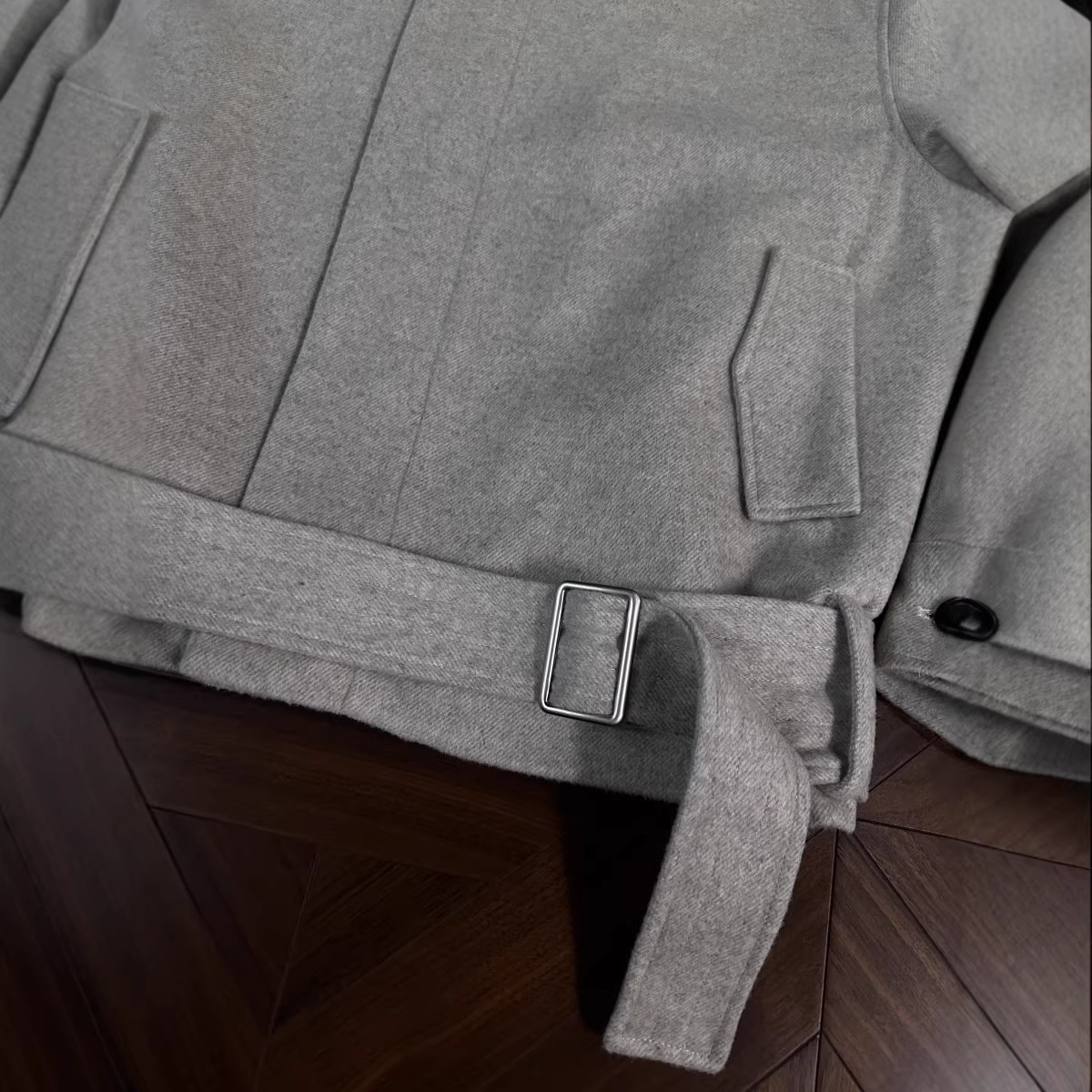 Wolljacke mit dekonstruierten Schultern und Trägern, dickes, warmes Garn mit Blumenmuster, Wollmantel mit Revers, stilvolles Oberteil_voghion.com