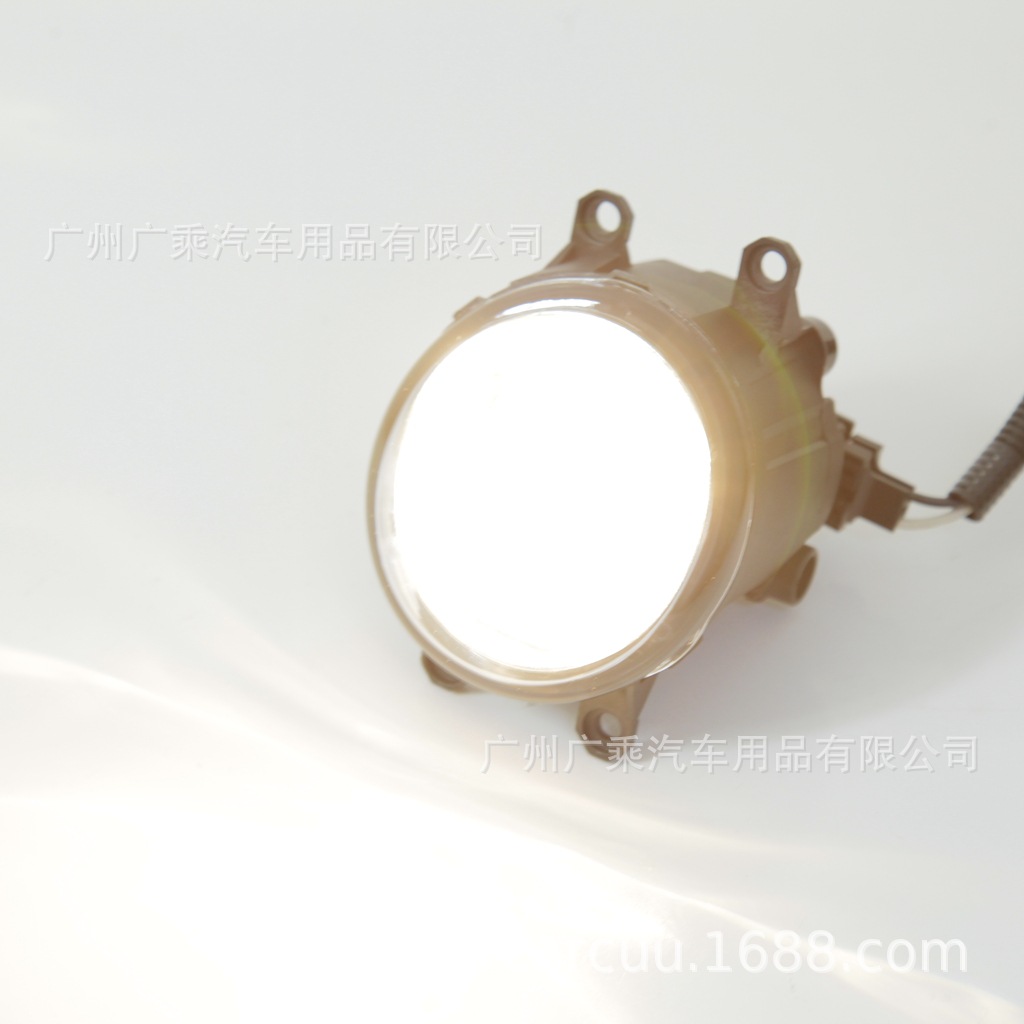 Aplicable a 17-19 Toyota Senna lámpara de niebla Número de halógeno Senna lámpara antiniebla