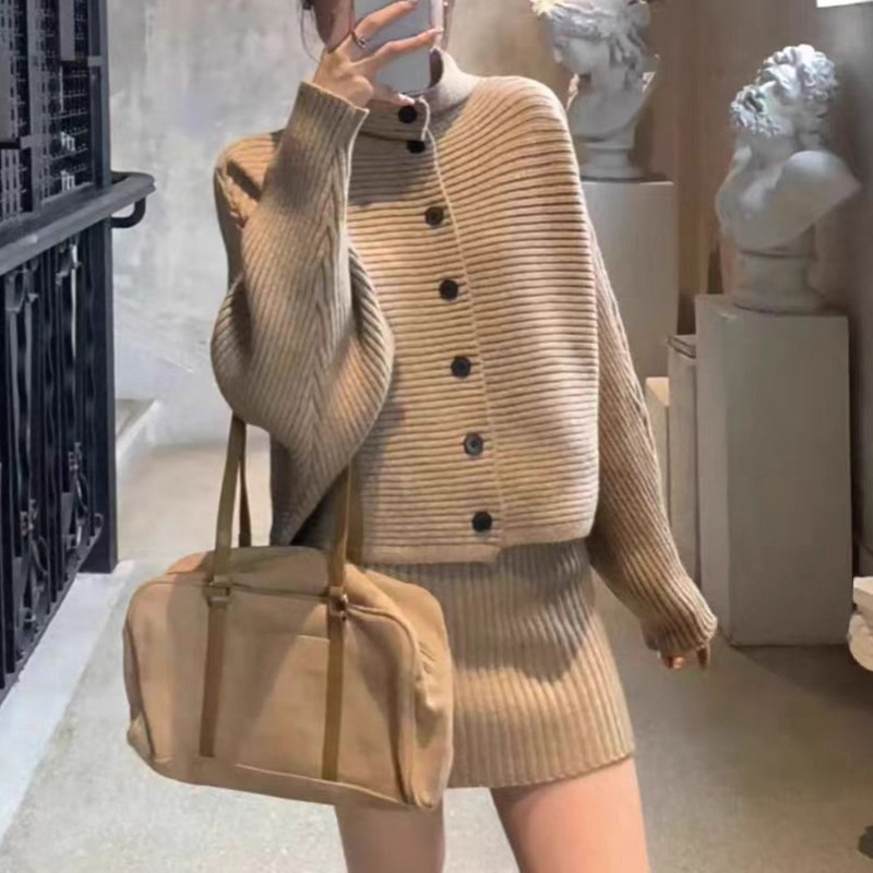 Korean Style Loose and Lazy Style Autumn and Winter New Single-Breasted Elegant Pure Color Sweater + Slim Skirt Suit