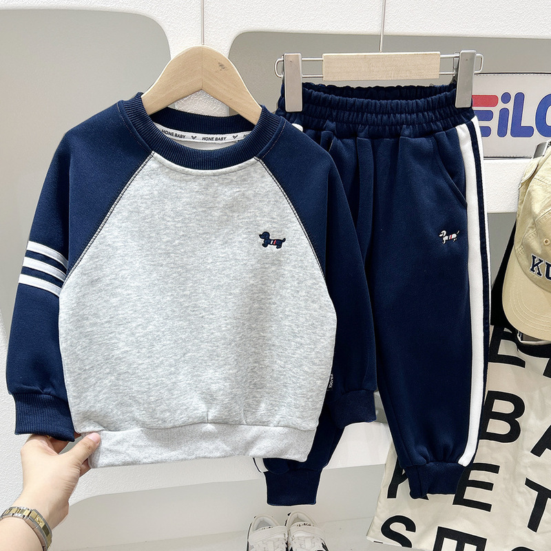 男の子秋トレーナーセット2025春秋新作子供服宝物子供中大型子供服トップス秋トレンド|undefined