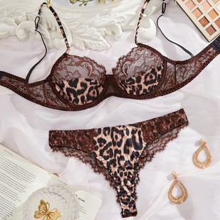 ���Q�W�����؃���Ůʿ���yӡ����ɫ�ٽzƴ�����؃������b�S�ҬF؛