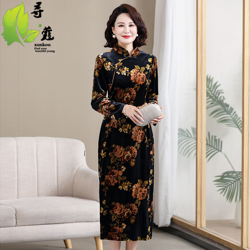 Velvet Material Mother's Clothing, Ancient Style, Slimming Look, Middle-Aged and Elderly Improved Cheongsam Style, Autumn Clothing, Middle-Aged Clothing, Long Sleeves