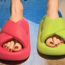 2025款苹果拖鞋女夏2025新品ins可爱居家情侣厚底宿舍凉拖可外穿