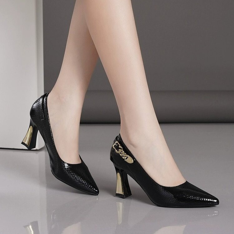 Low-Cut Chunky Heel Leather High-Heeled Shoes 2026 Winter and Spring New Foreign Trade High-Heeled Shoes Pointed Toe Large Size Professional Women's Shoes