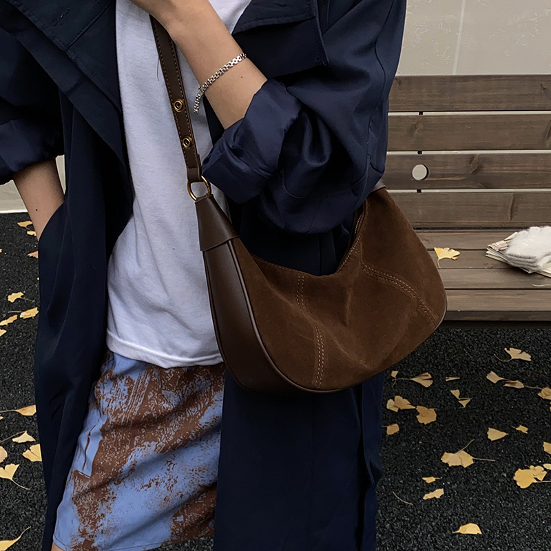 小众麂皮绒牛角包包女2025新款复古百搭斜挎包时尚休闲单肩腋下包|undefined