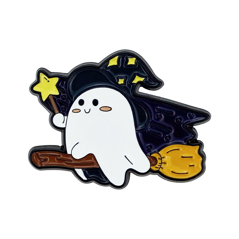 欧米の新型アニメアクセサリーハロウィーンかわいい幽霊カボチャスケートボードの魔法使いの帽子の形の漆の合金のブローチ|undefined