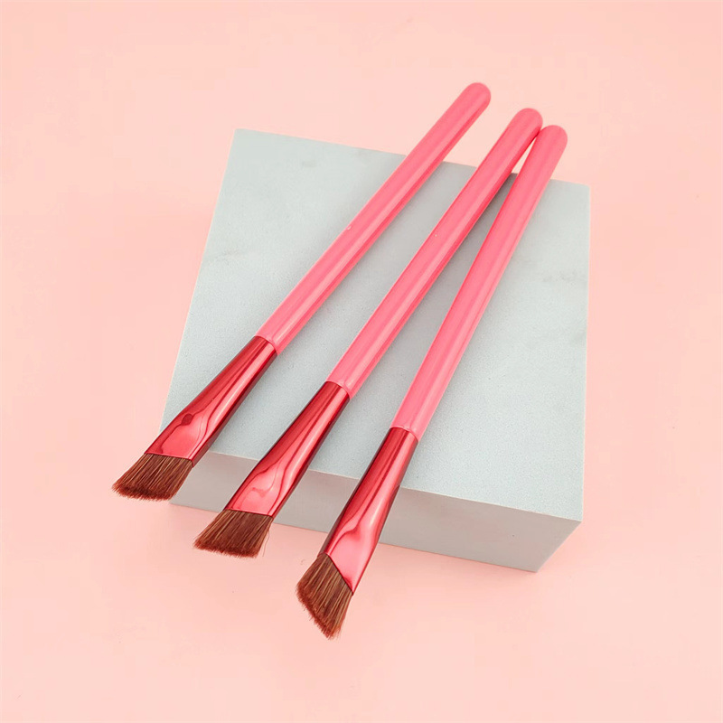 Cross-border exclusive wild eyebrow brush, multi-functional square three-dimensional concealer brush, angled eyebrow brush, hairline portable makeup brush Application Scenario