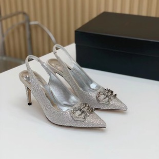 24�괺�ļ��¿�߸�ˮ荛�ЬŮʿһ�ֿێ����^����ЬŮ