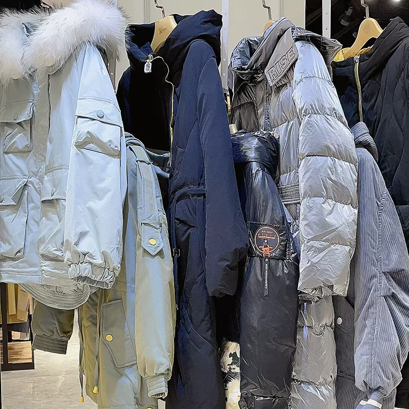 品牌尾货女装批发羽绒服撤柜女装清货剪标衣服库存尾款货服装