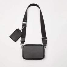 2025新款男包二合一斜挎包ins潮牌盒子包信封包百搭时尚小方包女