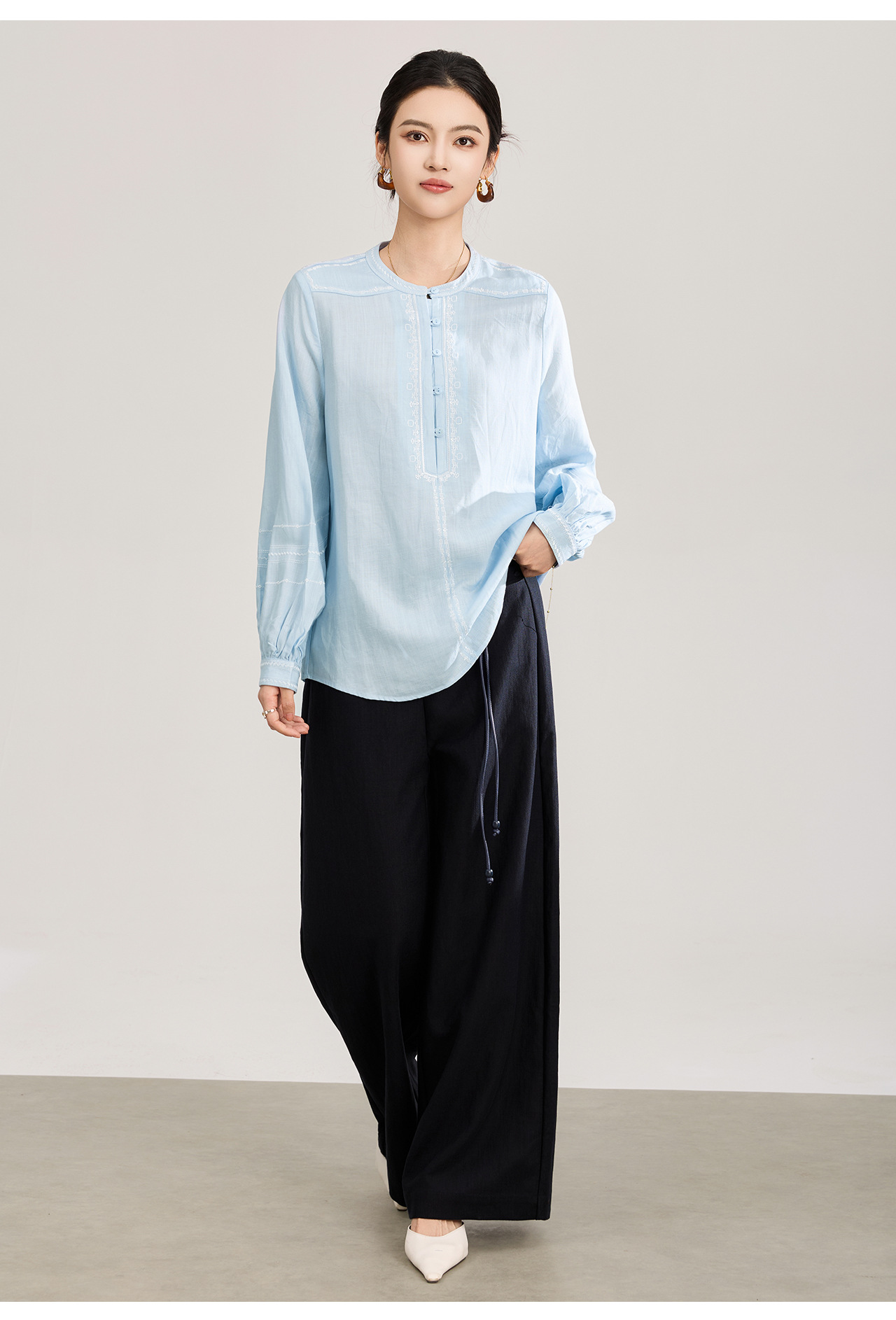 Áo sơ mi nữ chất liệu linen phối màu tay ngắn phong cách Pháp — màu xanh nhạt chi tiết 15