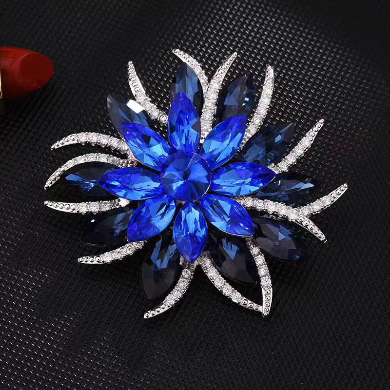 (2개) 유럽과 미국 스타일의 고급 우아한 크리스탈 플라워 브로치 하이 엔드 여성의 절묘한 우아한 코세이지 세트 재킷 핀 액세서리