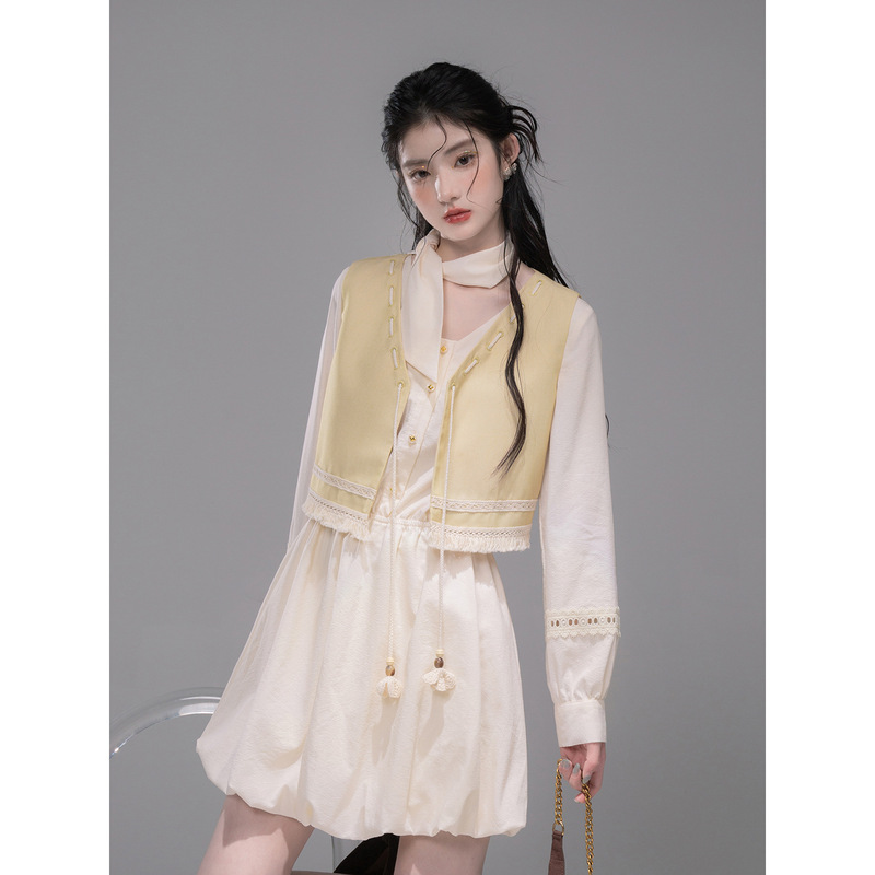 COTRE 「城市游牧风」芙蓉杏白 衬衫花苞连衣裙+波嬉风手工马甲|undefined