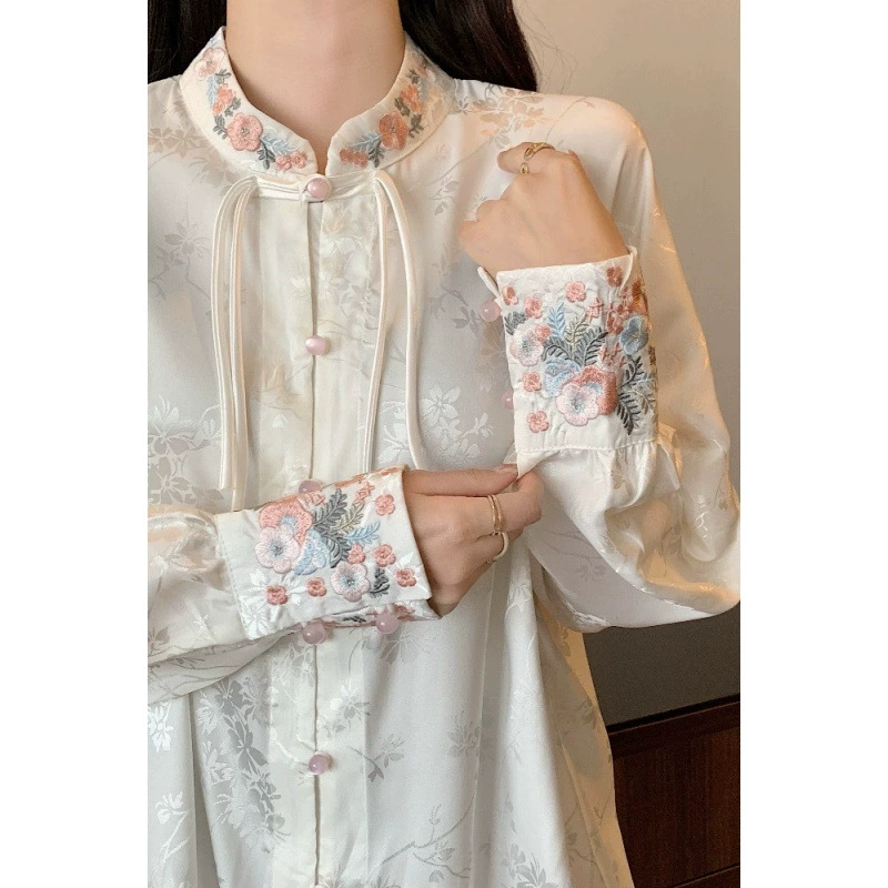 Новая женская рубашка с воротником-стойкой в ​​китайском стиле, весенняя рубашка с вышитыми цветами, свободный и шикарный топ с длинными рукавами