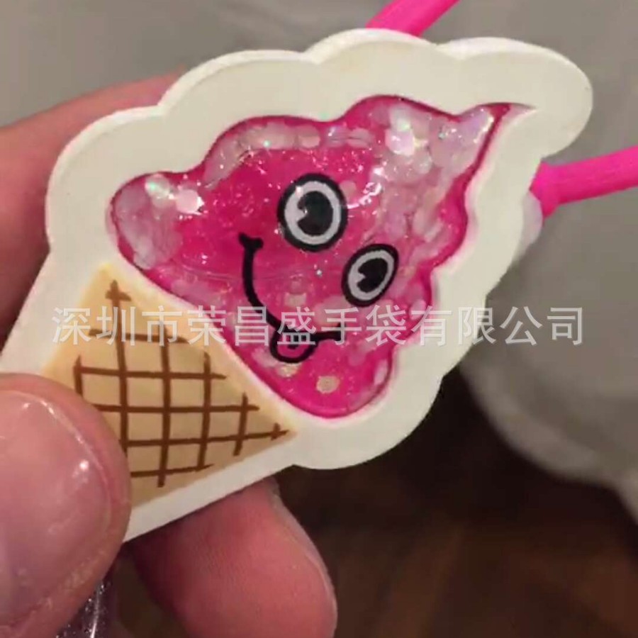 PVC入油钥匙扣卡通人物印刷挂件日本动漫凝胶挂件 电压闪粉钥匙链