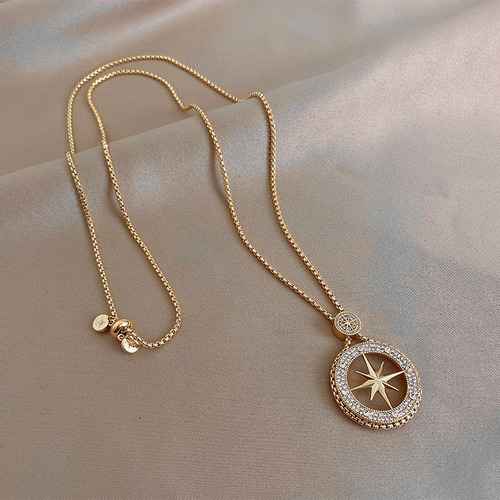 Korean version of exquisite sparkling diamond eight-pointed star necklace for women, light luxury, niche design, sweater chain, temperament, long autumn and winter accessories