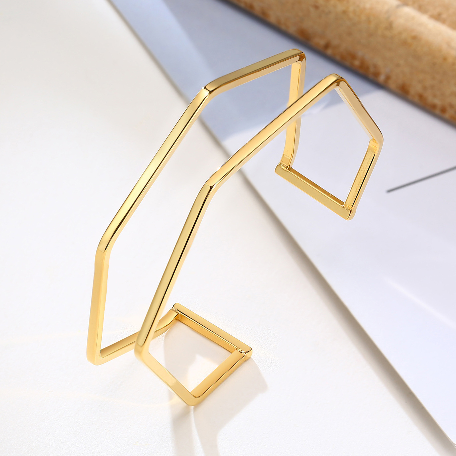 1 Piece Simple Style C Shape Metal Plating Hollow Out Gold Plated Womenu0027S Bangle