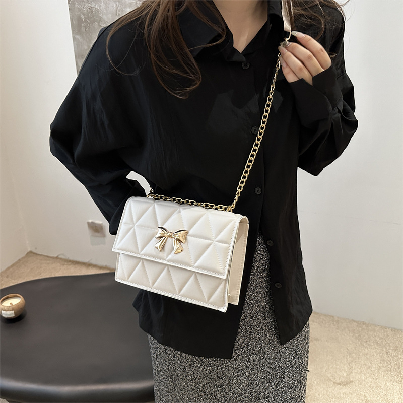 Verano nuevo bolso de mariposa mujer 2024 bolso de moda estilo extranjero de textura versátil bolso de personalidad de viaje