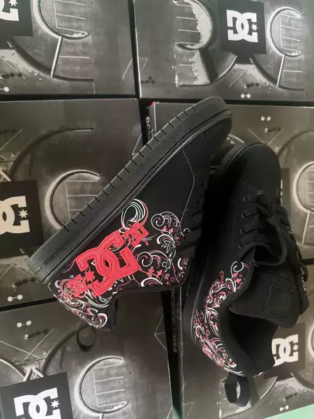 Cross-border foreign trade DC Shoes men's and women's embroidered skate shoes, European DC shoes, campus loafers, casual sports shoes