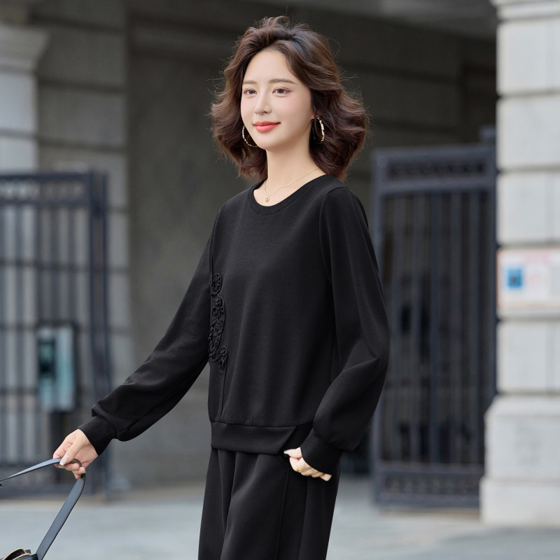 中年妈妈2025秋装运动服套装洋气中老年那女装春秋卫衣休闲上衣|undefined