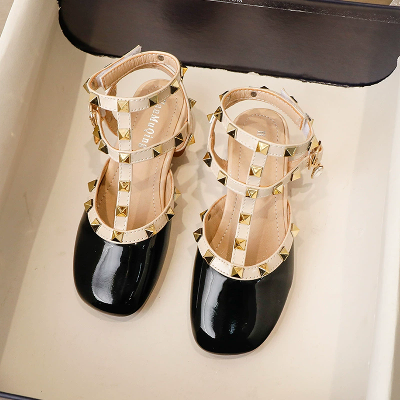 2023 весна-лето с заклепкой с пряжкой Baotou крутая обувь для девочек для школьных выступлений шнурки на каблуке с яркими бриллиантами детская обувь