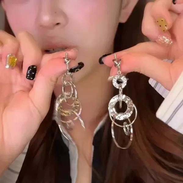 Hong Kong Style Gold Interlocking Large Earrings for Round Faces, Long Tassel Ear Studs, Exaggerated and Elegant Women's High-End Earrings Wholesale
