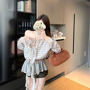 ��ʽһ�ּ粨�c�L��ѩ���r��Ů�b�����OӋ��ϵ���r�ª��ؽ^������