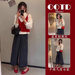 春のセットは女性2025の新しいファッション減齢馬甲の3セットの上着のワイドパンツの3セットを着ている
