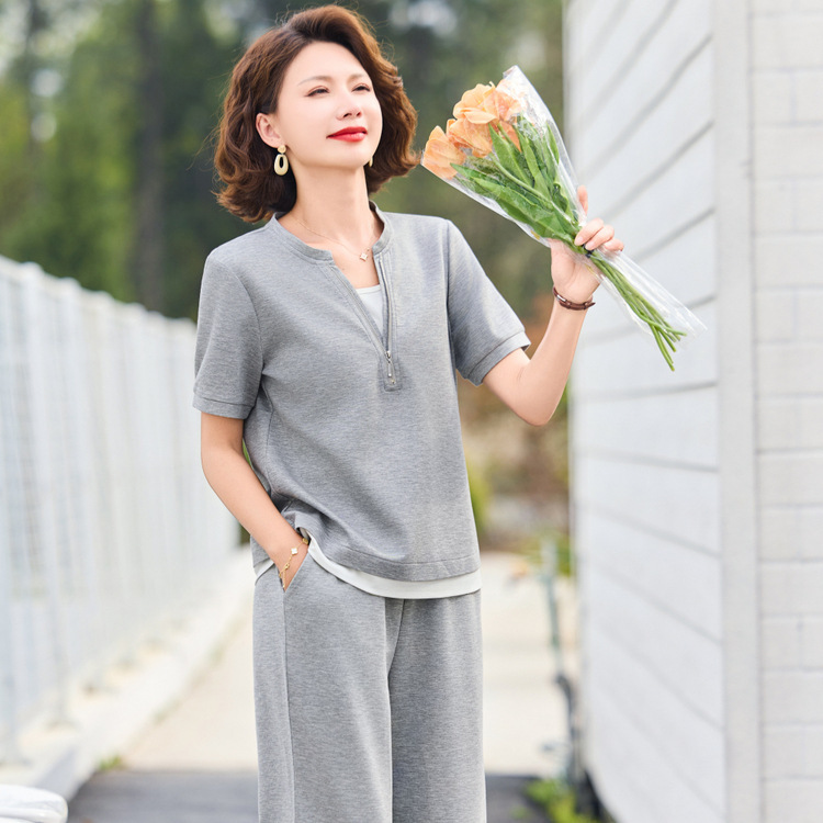 Mom's Summer Sports Suit, Middle-Aged and Elderly New Fake Two-Piece Tops, Casual Straight Pants, Fashionable Age-Reducing Two-Piece Set Mom's Summer Sports Suit, Middle-Aged and Elderly New Fake Two-Piece Tops, Casual Straight Pants, Fashionable Age-Reducing Two-Piece Set