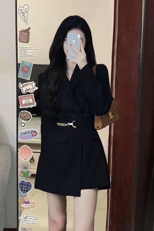 Black women’s blazer, 2026 spring/autumn new collection, Korean style, mid-length, casual, British style, very stylish and trendy