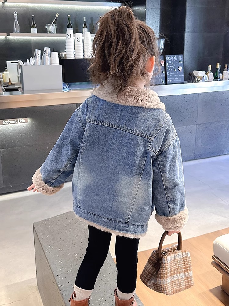 Niña vaquero y chaqueta de terciopelo otoño-invierno 2025 nuevo estilo extranjero niña pequeña ropa coreana ropa de invierno infantil