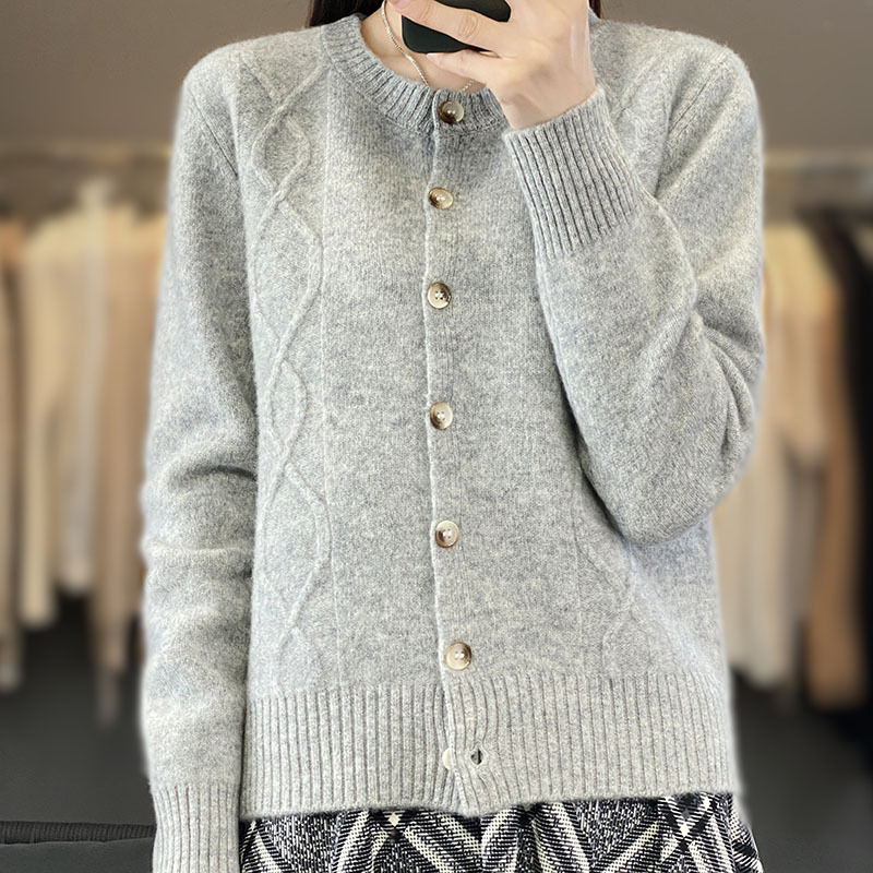 Solid color woolen demi-season sweater with a round collar