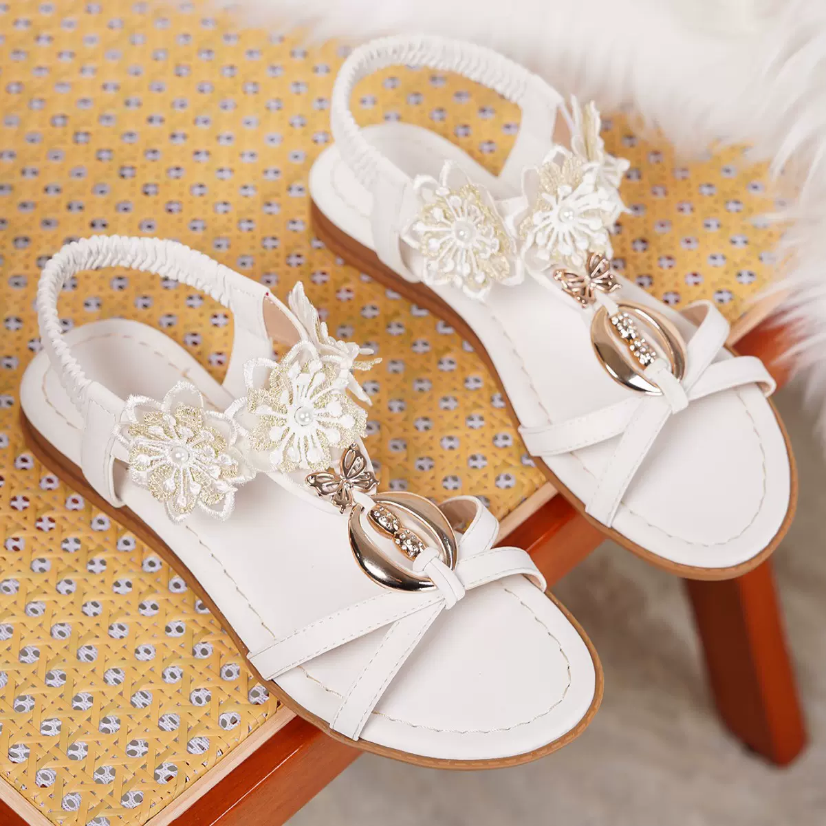 2025夏季新款波西米亚风手工花凉鞋女 时尚百搭拖鞋小香风