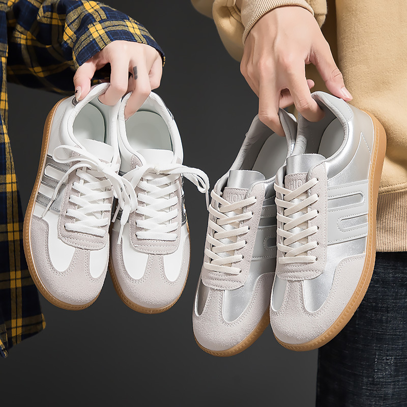 Chaussures d'entraînement morales rétro pour couple, nouvelles chaussures plates et polyvalentes, chaussures de sport décontractées, légères et blanches pour femmes F_voghion.com
