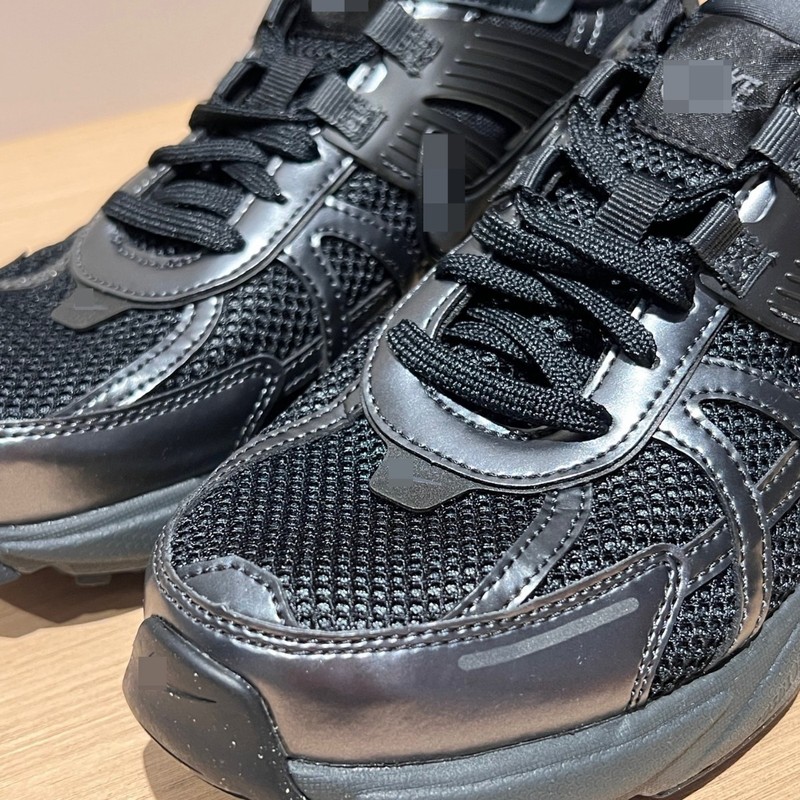 純粋なオリジナル V2K Runtekk ホワイトシルバーレトロ多用途男性と女性の通気性衝撃吸収スポーツシューズメッシュカップルお父さん靴|undefined