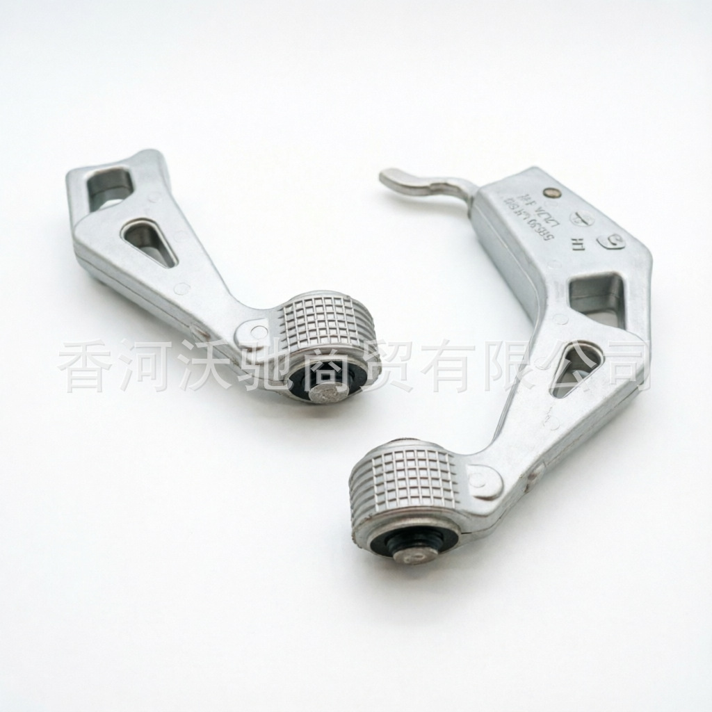 C2D42388 C2D25221 C2D36809 C2Z328 is suitable for the left rear lower control arm of Jaguar