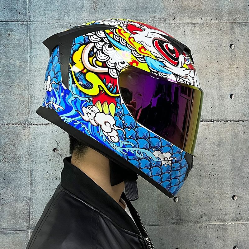 Casco de coche eléctrico LVS para hombres y mujeres de verano casco completo casco colorido personalidad fresco casco de carreras verano