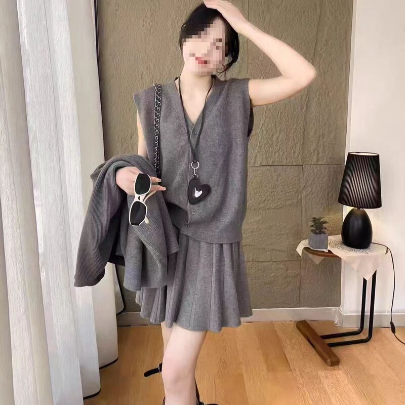 大码女装胖mm2025秋冬季新款高级感针织开衫马甲背心半身裙三件套|undefined