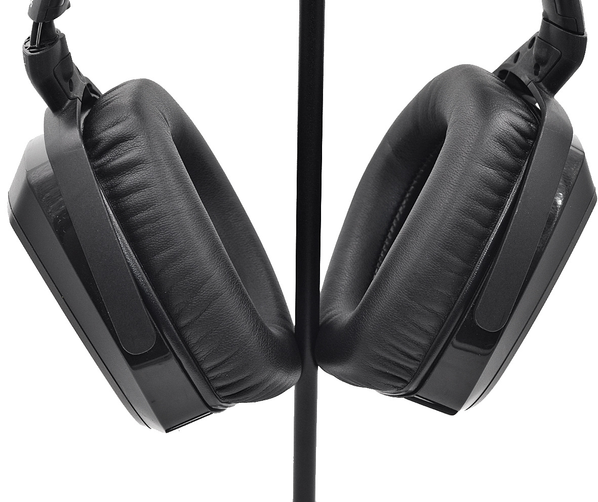 Sedia A Botte In Vimini Boho Chic Con Cuscini Bianchi Imbottiti, Anni '80 In Vendita Su - Foto 12