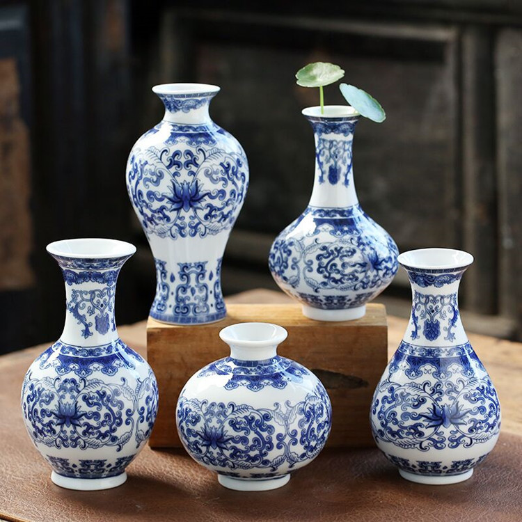 Chinese Countertop Antique Blue and White Porcelain Vase Ornaments European and American Handicrafts Ceramic Retro Flower Arrangement Flower Arrangement Device