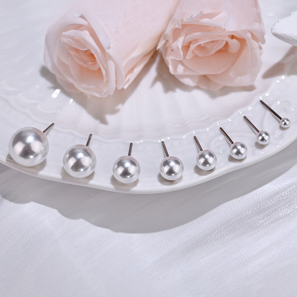 Fresh earrings from pearl
