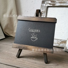北欧のレトロな小さい黒板のカウンターは古い小さい黒板の伝言板のテーブルの上で飾って商用で露店を出して手描きの伝言板を作ります。