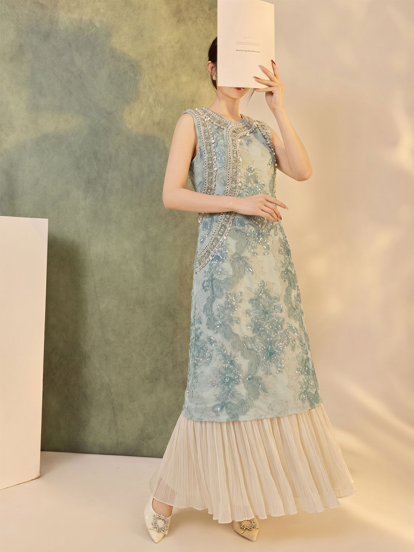 Váy dài sườn xám thêu đính cườm chéo vạt cao cấp — Xanh da trờicolor