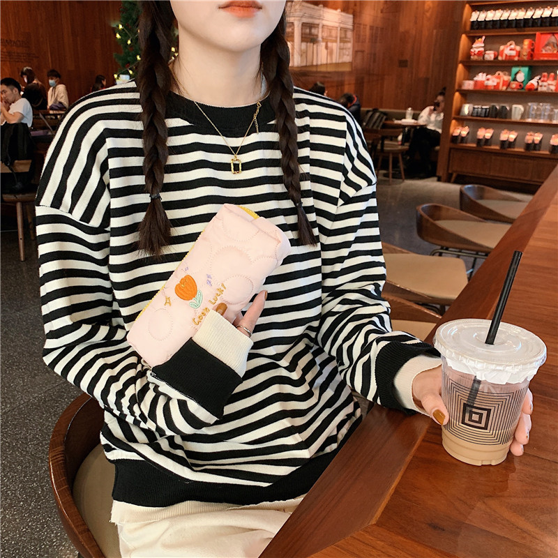 【 In Stock 】112155 Embroidered Tulip Pen Case, Girlish student Stationery Storage Bag, Fabric Makeup Bag undefined